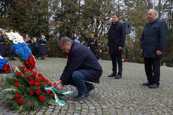 Spominska slovesnost na Urhu. Foto: N. Rovan