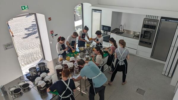 Center Rog Dan soseda varjenje kombuce1