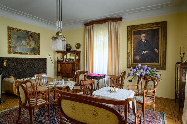 vila zlatica foto Miran Kambič 