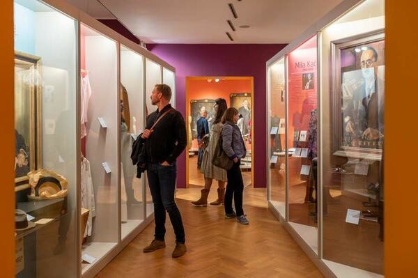 Od korzeta do zaketa Blaz Gutman MGML