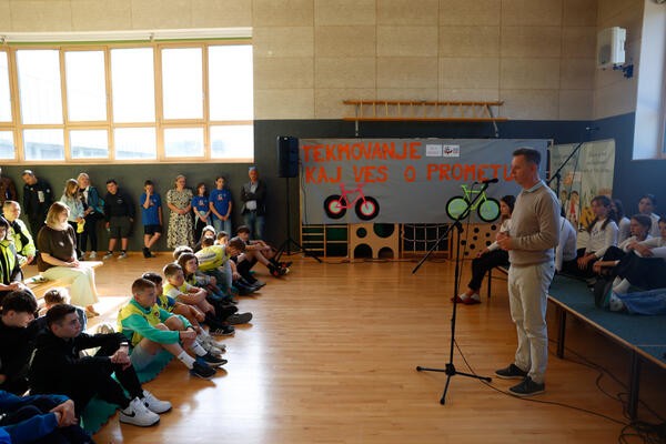 Udeležence tekmovanja je pozdravil podžupan Dejan Crnek. Foto: N. Rovan