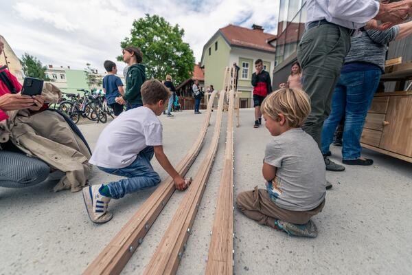 Dirka z lesenimi avtomobilčki. Foto: Domen Nan, Center Rog
