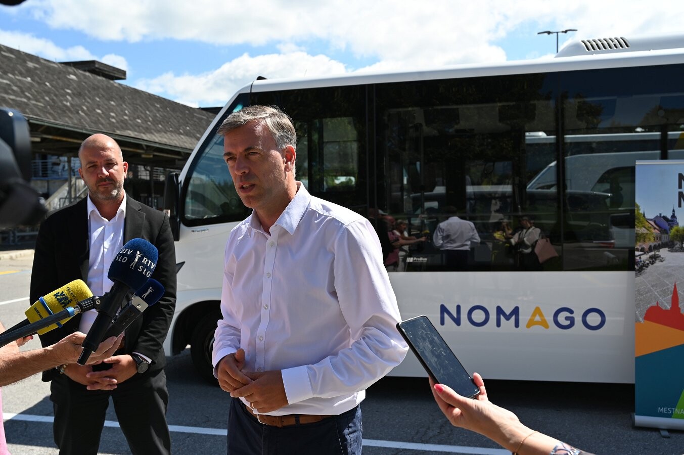 župan Gregor Macedoni med izjavo za medije