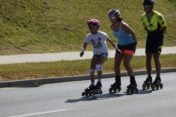 Družina na rolerjih. Foto: Rolerski klub Ljubljana