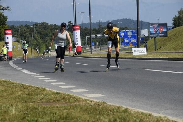 Udeleženci, tako rekreativci kot tekmovalci, lahko rolajo skupaj. Foto: RK Lj
