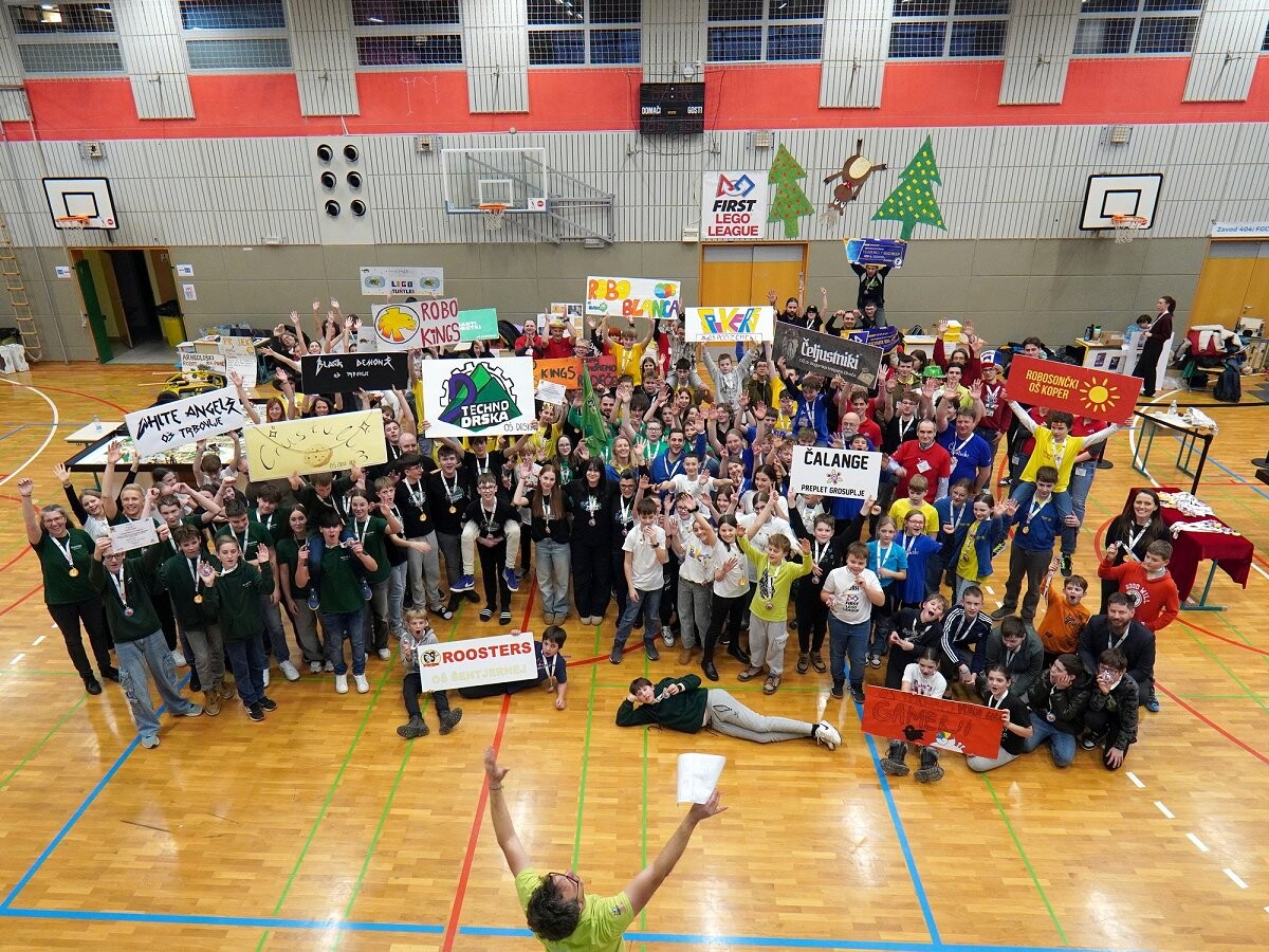 skupinska fotografija udeležencev tekmovanja