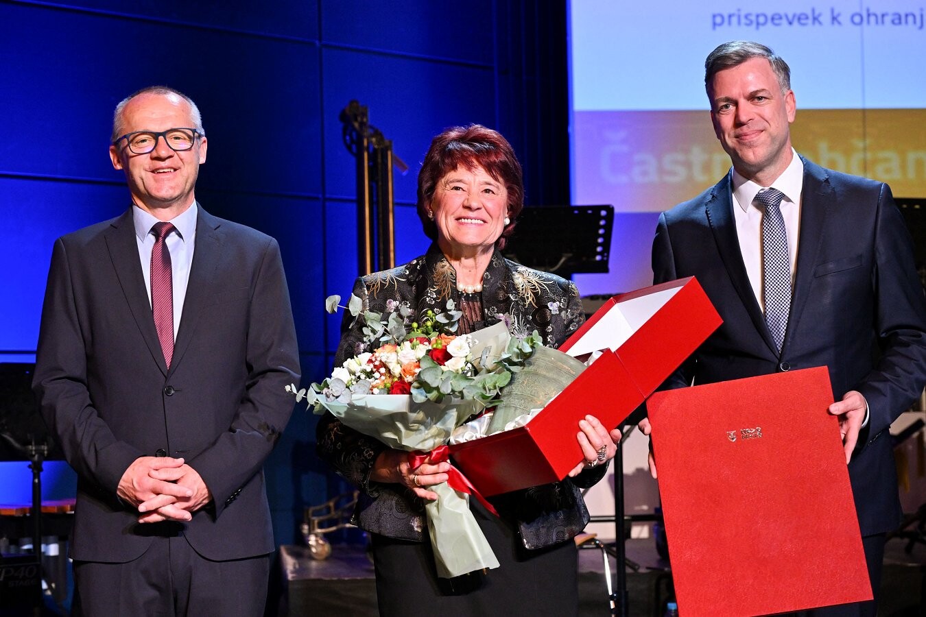 Branka Moškon ob prejemu priznanja častna občanka Mestne občine Novo mesto