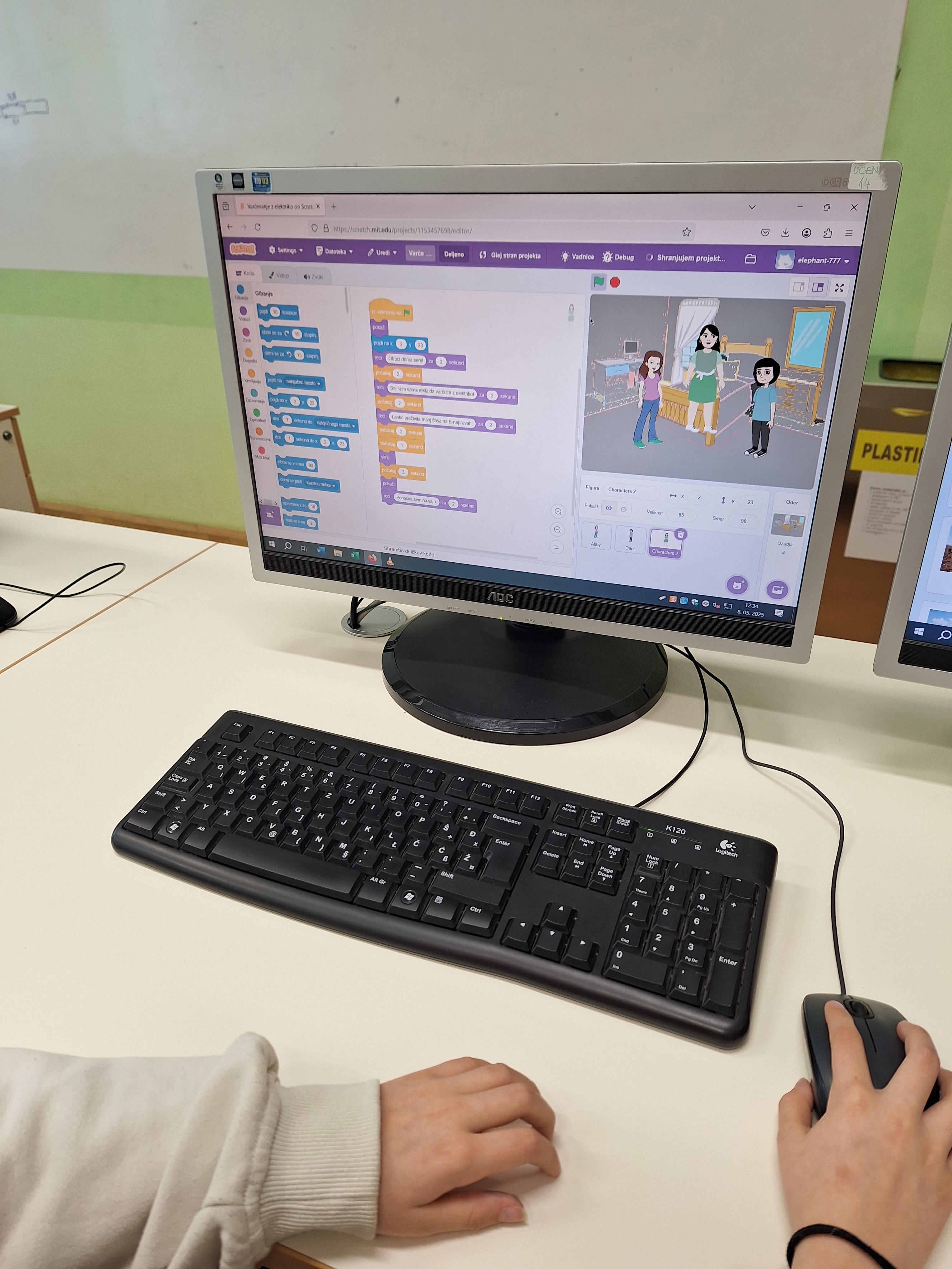 Učenci pri izbirnem predmetu računalništvo razmišljajo o okoljskih ...