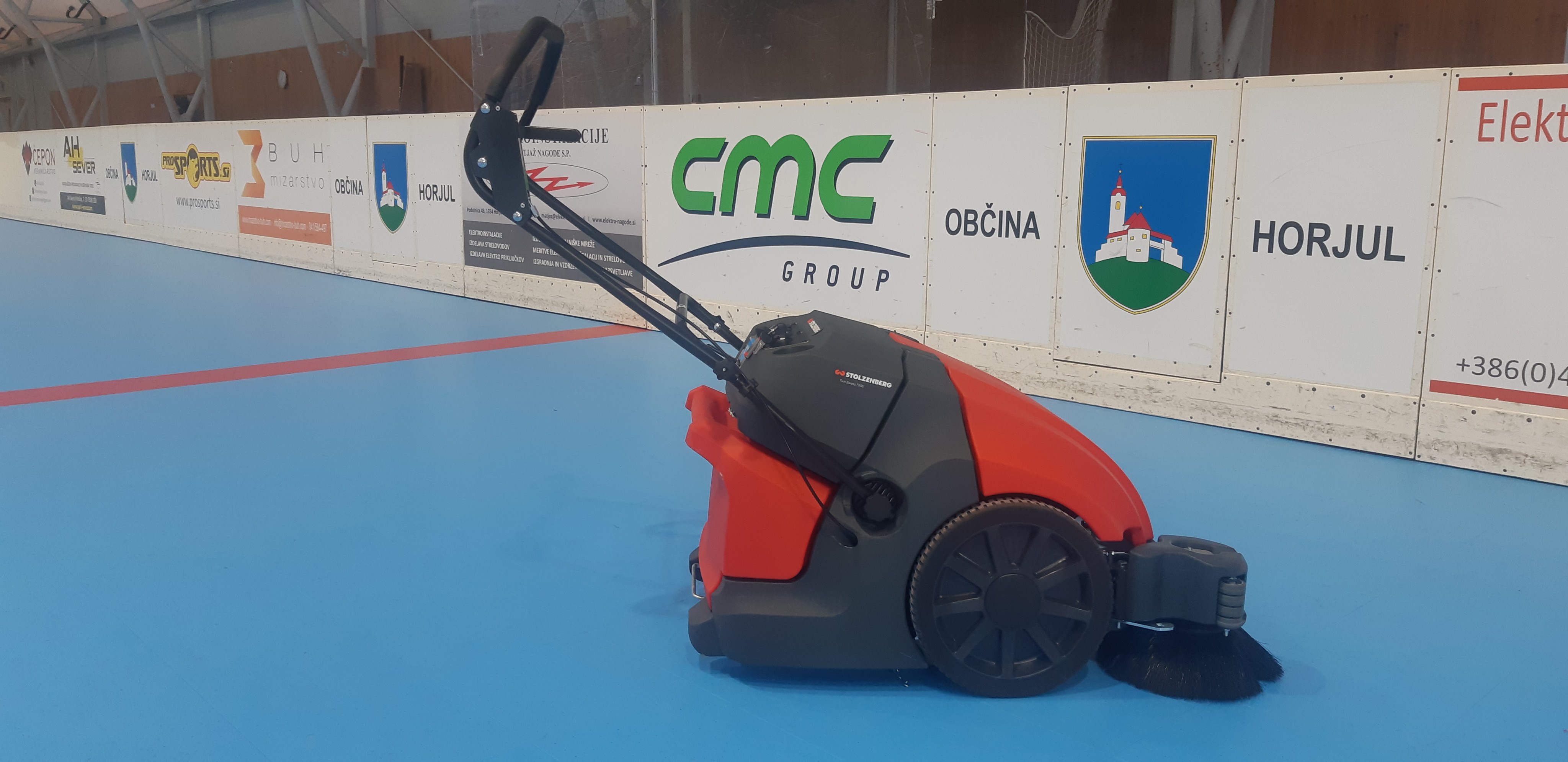 Nova pridobitev – pometalno-sesalni stroj | Občina Horjul | MojaObčina.si