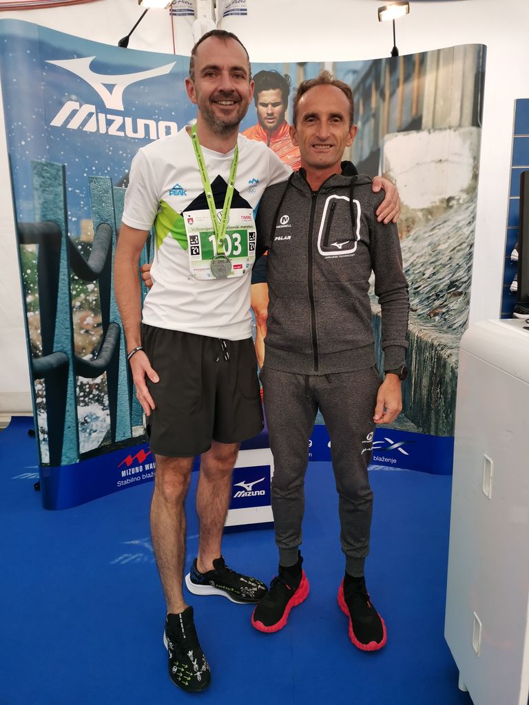 S trenerjem Romanom Kejžarjem po osebnem rekordu v maratonu 3:02:28 (po Ljubljanskem maratonu leta 2021)