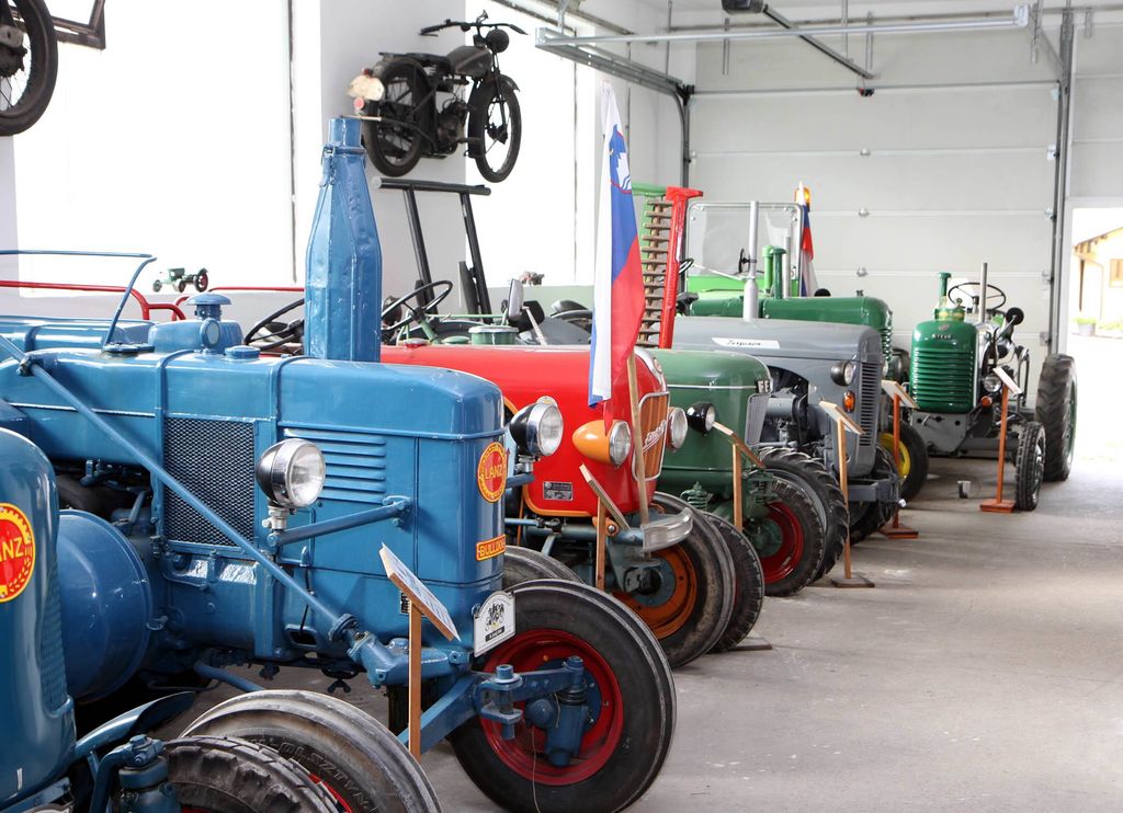 Muzej starih traktorjev