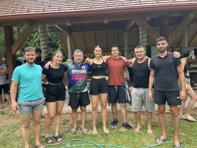 Dru&scaron;tveni piknik in vodne igre 2022 pri lovskem domu v Dobrovniku