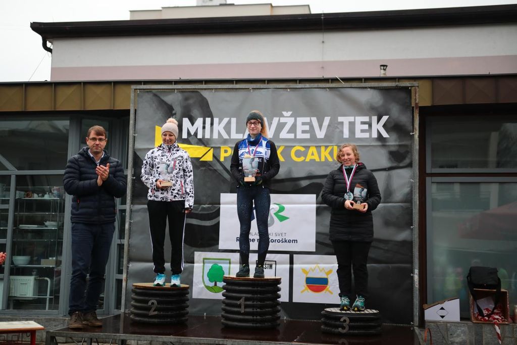 Kljub deževnemu vremenu po stopni&scaron;ču CIK - CAK teklo &scaron;tirideset tekmovalcev, Josef Eder postavil nov rekord teka