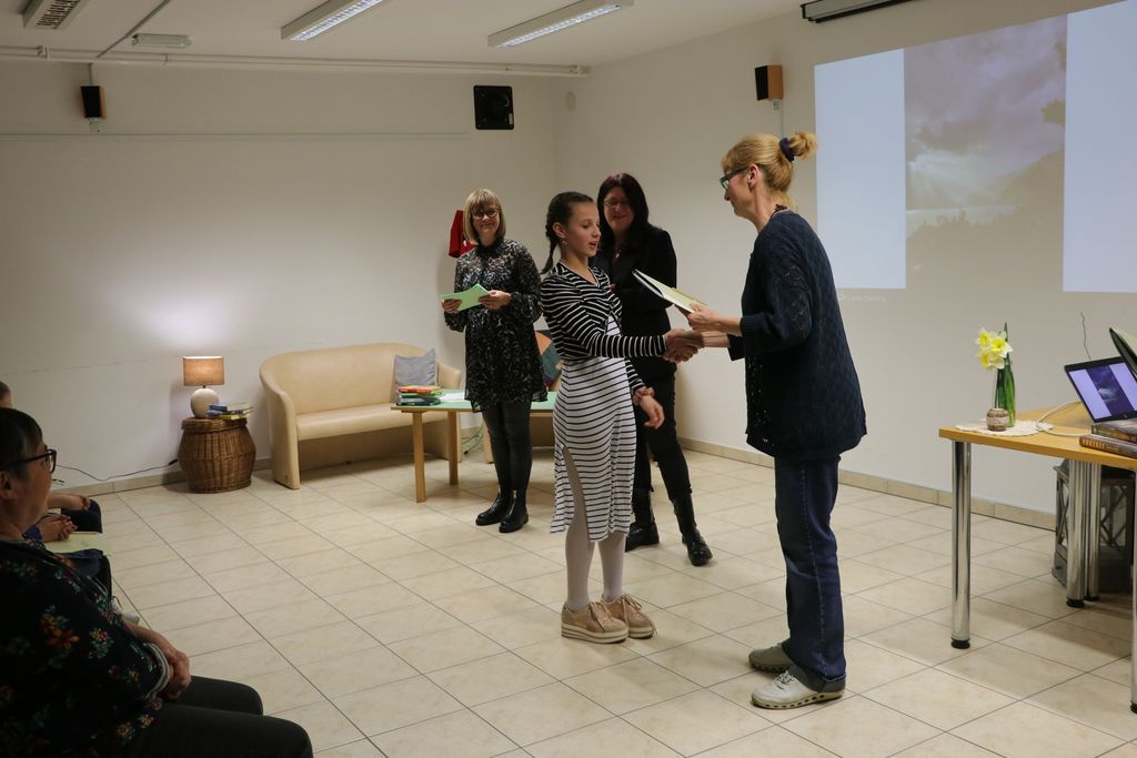 Zaključek literarnega natečaja in podelitev nagrad z Janjo Vidmar