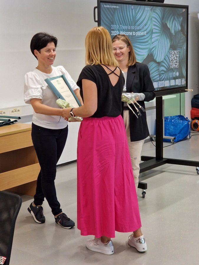 V dolenjskih vrtcih in šolah se bodo igrali z didaktičnimi igračami, izdelanimi iz reciklirane plastike