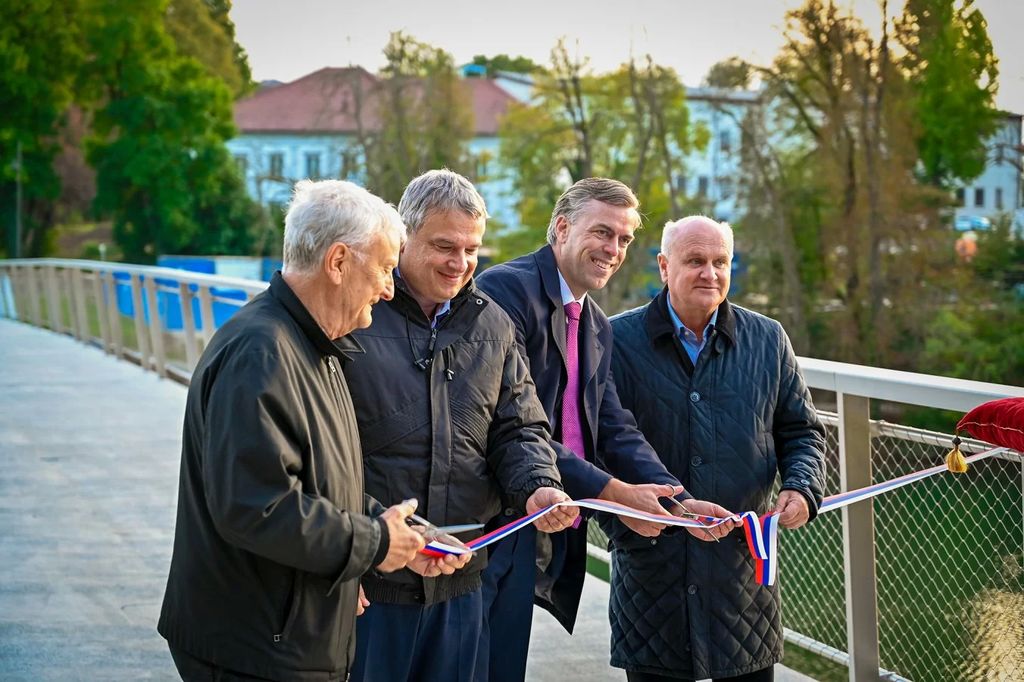Slovesno odprtje Julijine brvi med Loko in Kandijo