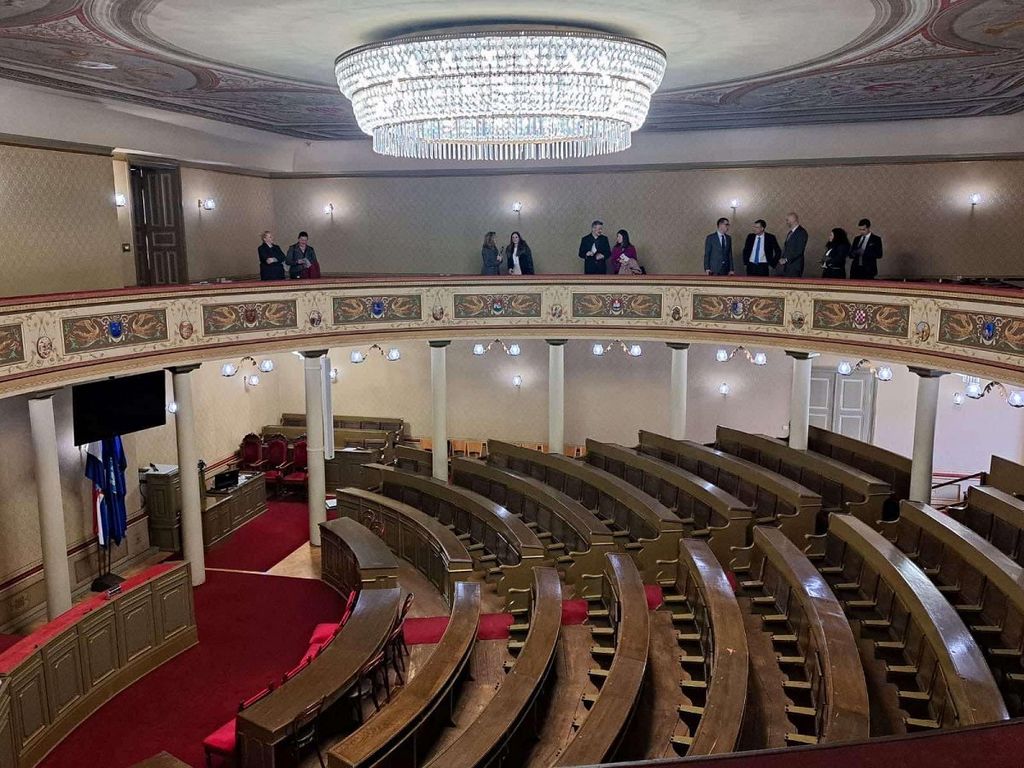 Povezovanje med Novim mestom in Zagrebom