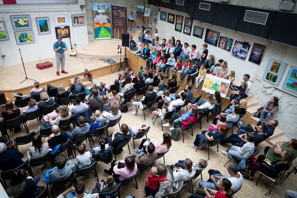 Zavod Frnikola in Ena bolha za pomoč