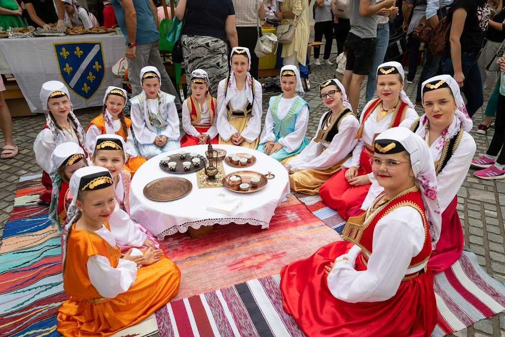 Žur vseh kultur in kavica KUD Sevdah