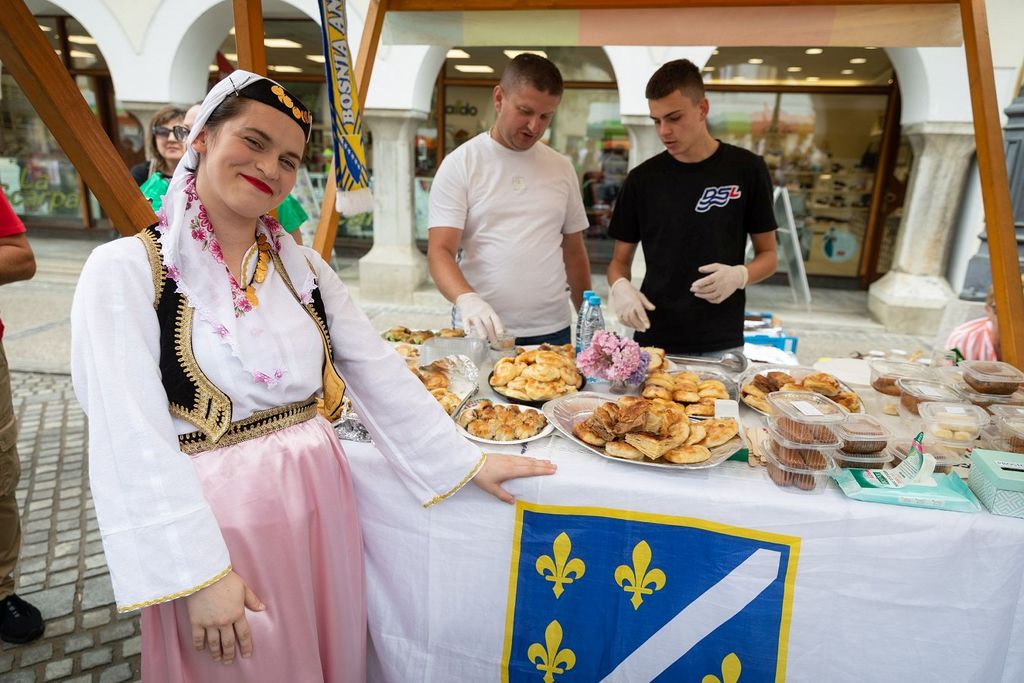 Žur vseh kultur in lepota na vsakem koraku