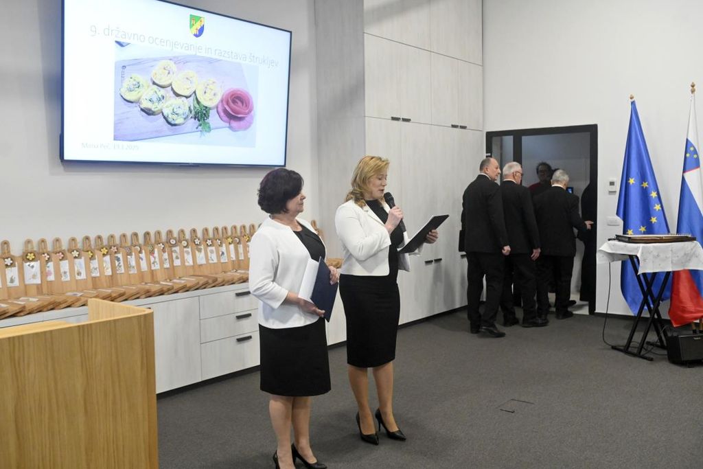 PRAZNIK ŠTRUKLJEV, PREDSEDNICA DR. NATAŠA PIRC MUSAR PODELILA NAGRADE