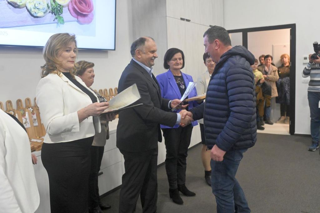 PRAZNIK ŠTRUKLJEV, PREDSEDNICA DR. NATAŠA PIRC MUSAR PODELILA NAGRADE