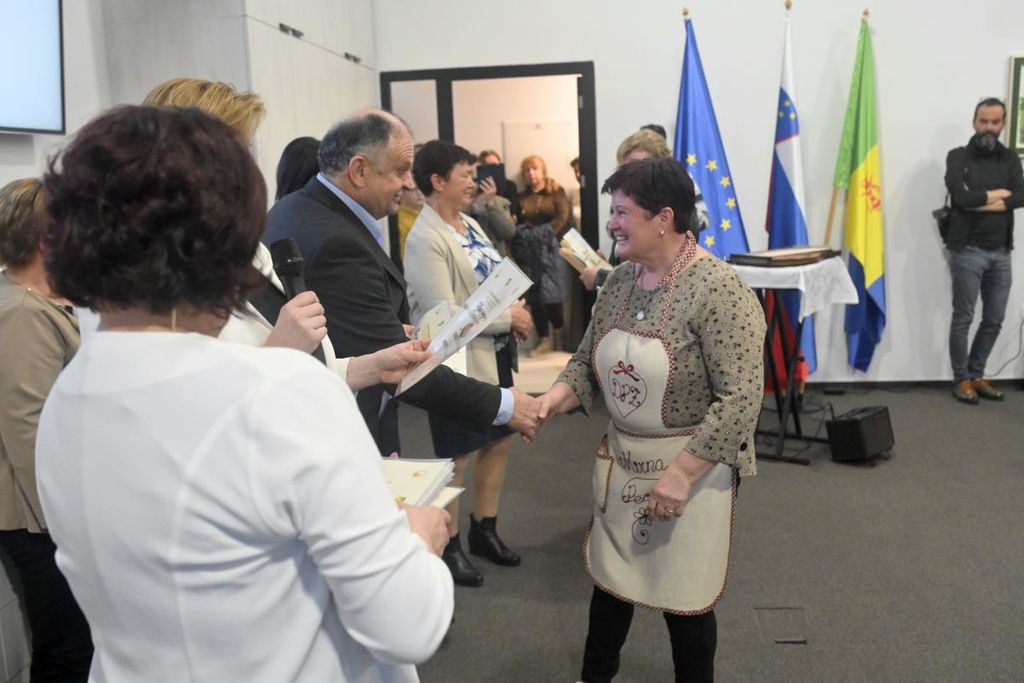 PRAZNIK ŠTRUKLJEV, PREDSEDNICA DR. NATAŠA PIRC MUSAR PODELILA NAGRADE
