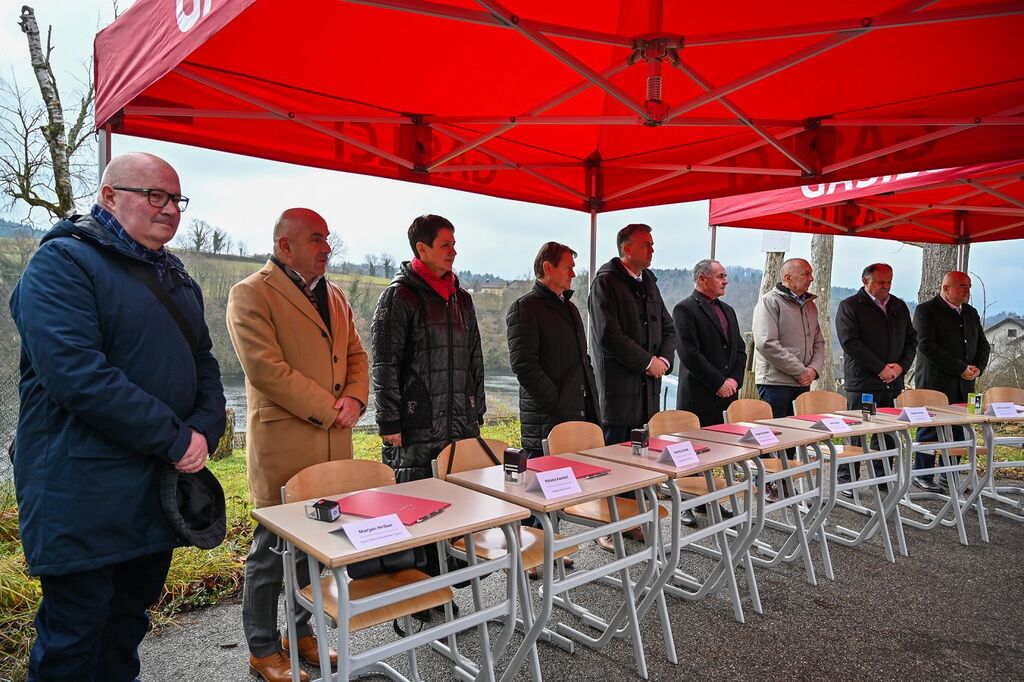 Dolenjske in belokranjske občine podpisale dogovor za izgradnjo Hiše hospic na Lešnici