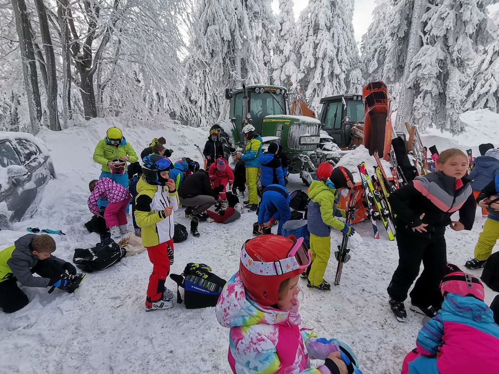 Uspešen zaključek smučarskega tečaja na Kopah