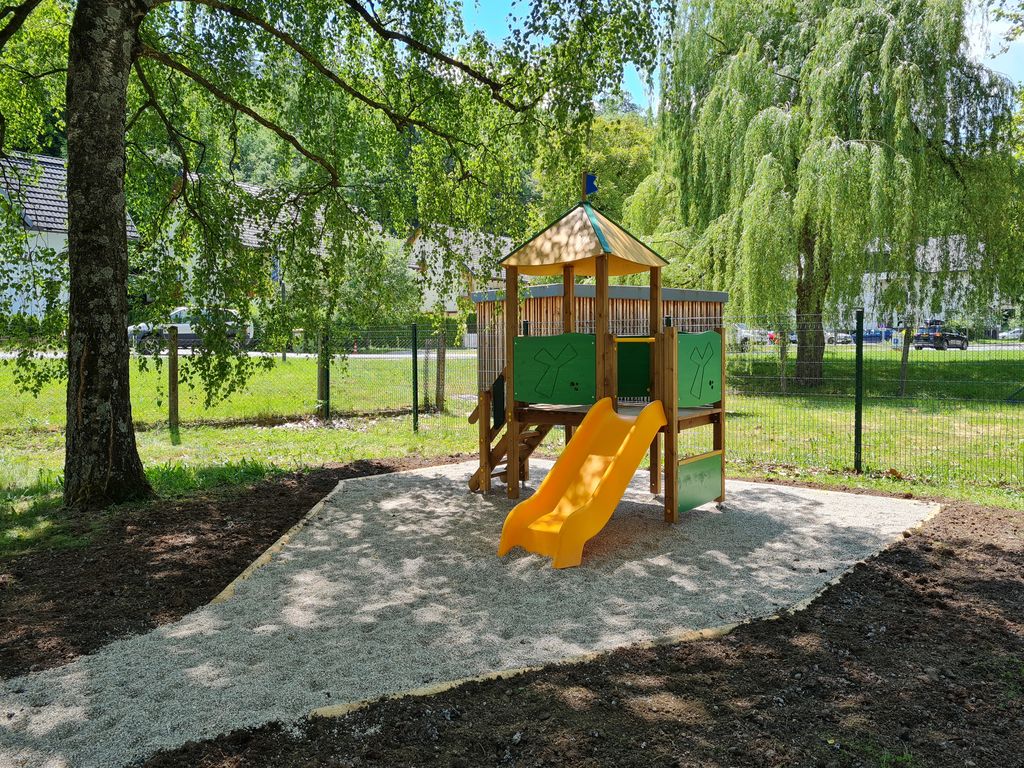 Otroško igrišče pri Športnem parku Bledec ponovno odprto