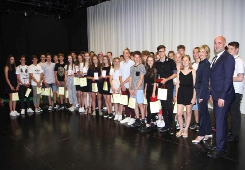 Počastili Dan državnosti; župan z najboljšimi učenci