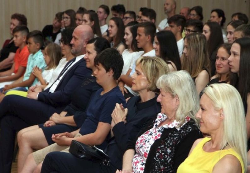 Počastili Dan državnosti; župan z najboljšimi učenci