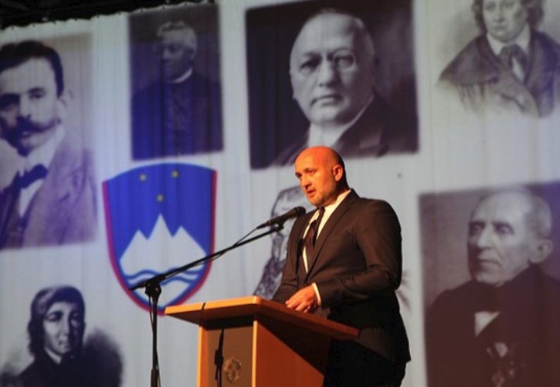 Počastili Dan državnosti; župan z najboljšimi učenci