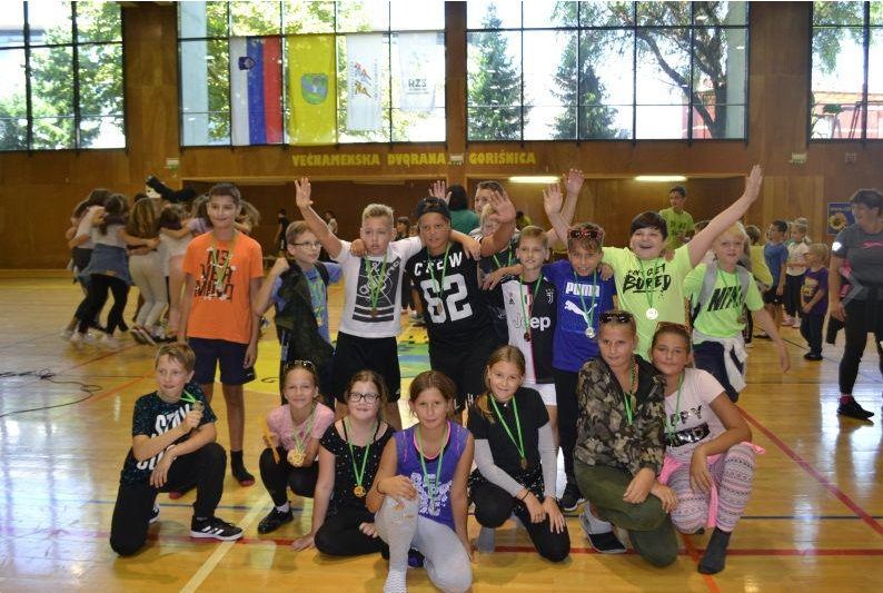 Gorišniški veter v laseh in poročilo