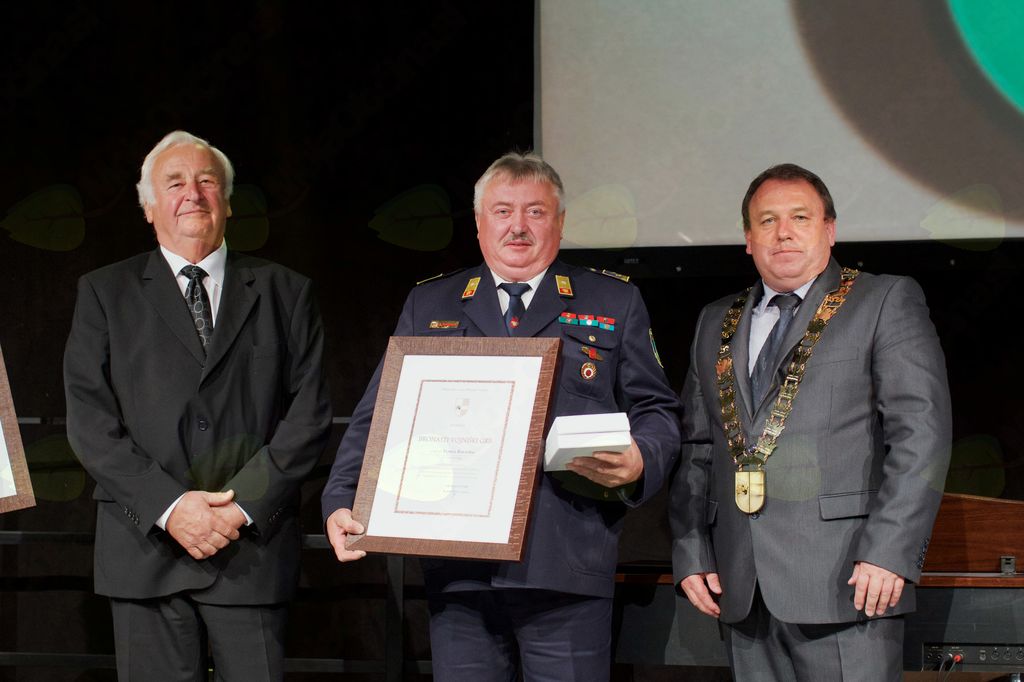 Franc Ravnak na podelitvi bronastega grba Občine Vojnik v letu 2017