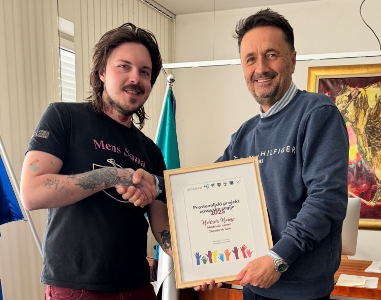 Prevzem naziva predstavnika MC ZOS pri županu Občine Zagorje ob Savi, Matjažu Švaganu: Foto: Petra Mars