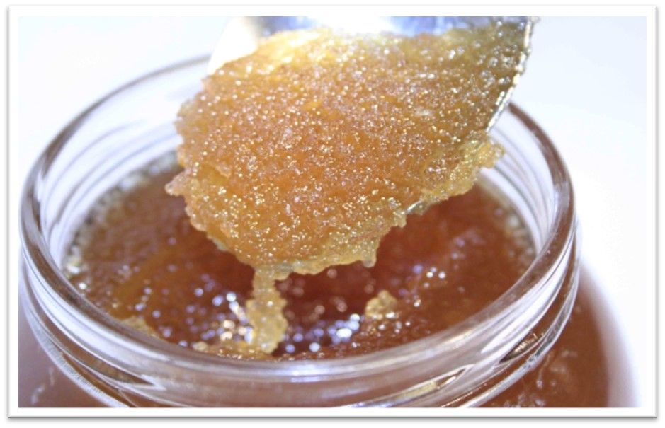 Kristaliziran med