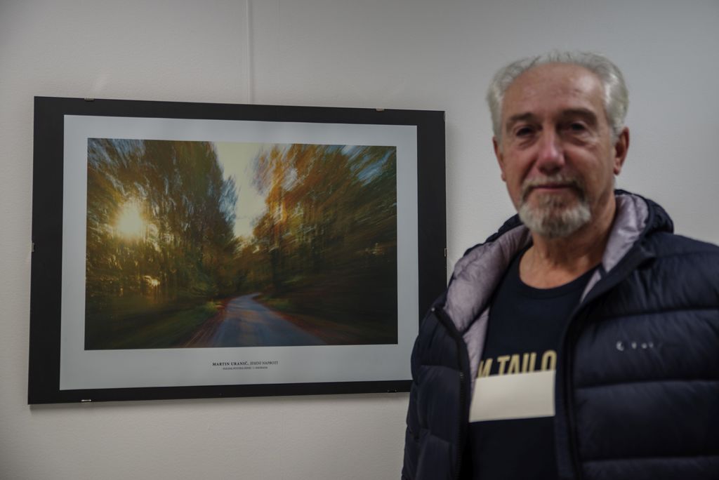 V kategoriji A na temo doline potoka Hinje je Martin Uranič s fotografijo Jeseni naproti osvojil 1. mesto.