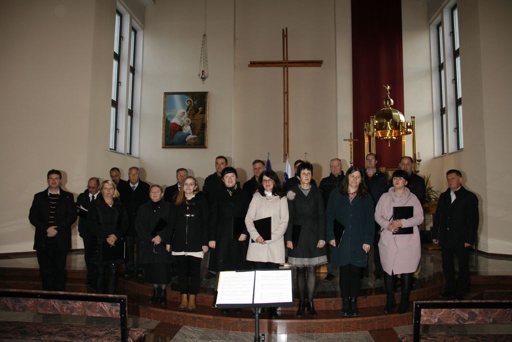 Dekanijsko srečanje odraslih cerkvenih pevskih zborov 