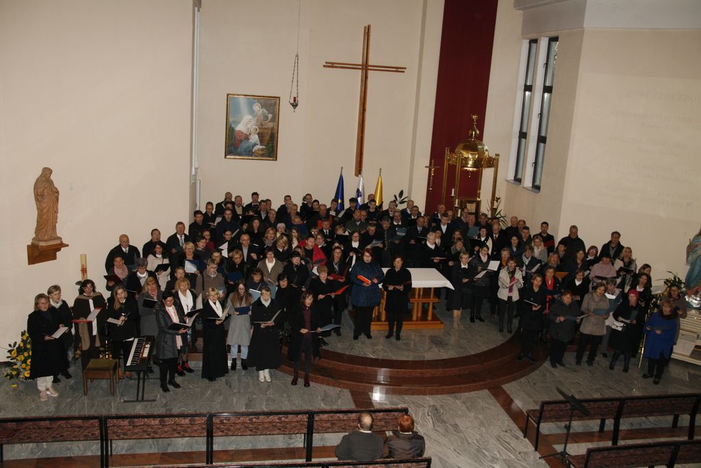 Dekanijsko srečanje odraslih cerkvenih pevskih zborov 