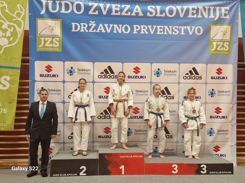 Judoistki Haya Veinahndl Obaid in Timeja Starovasnik osvojili naslov državnih prvakinj