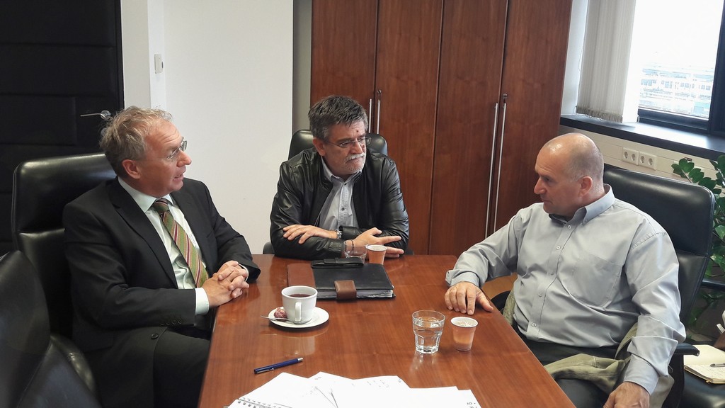 Aleš Hojs, direktor področja cest in razvojnih projektov DRI, Bojan Cerkovnik, vodja projekta gradnje obvoznice v Občini Mengeš, Franc Jerič, župan Občine Mengeš