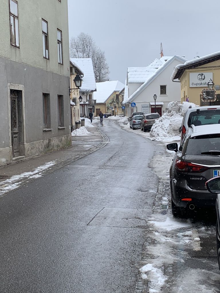 Obvestilo o zapori Cankarjeve ceste v Logatcu zaradi odvoza snega