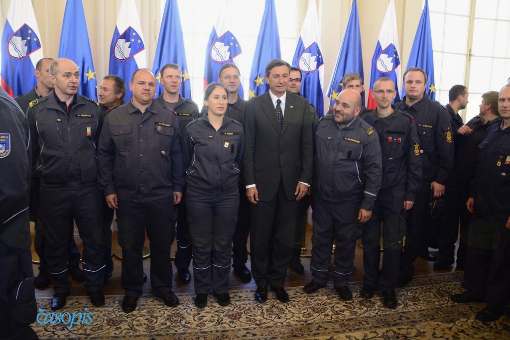 Gasilci, civilna zaščita, reševalci, župan... pri predsedniku Pahorju