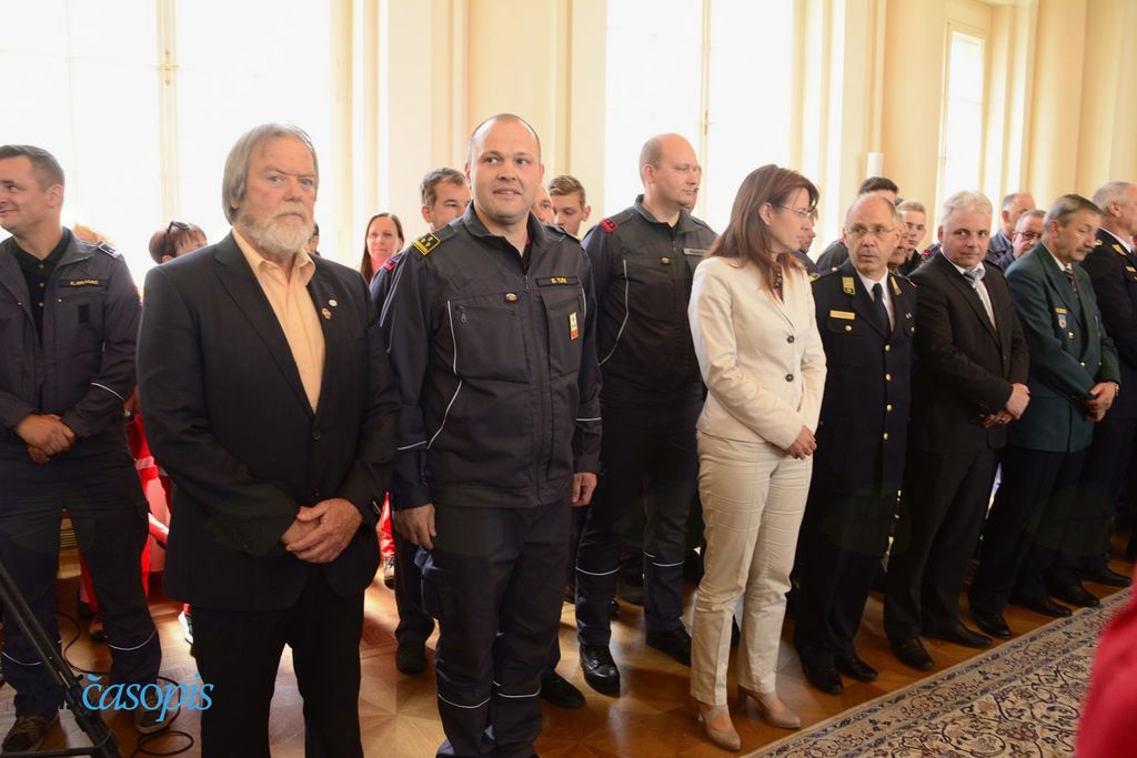 Gasilci, civilna zaščita, reševalci, župan... pri predsedniku Pahorju