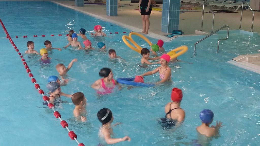 Plavalno opismenjevanje otrok iz vrtca Borovnica