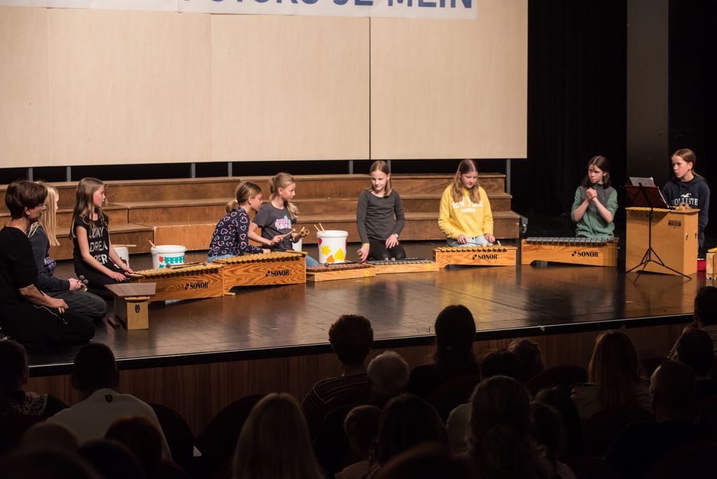 Nastopi otroških folklornih in pevskih skupin navdušili 