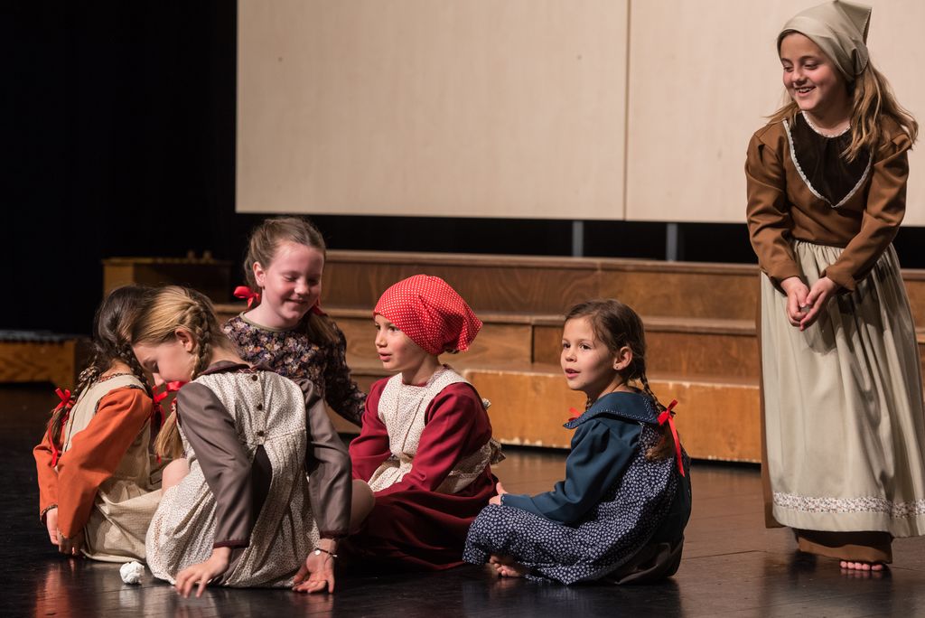 Nastopi otroških folklornih in pevskih skupin navdušili 