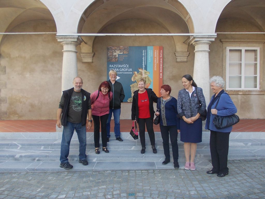 Skupina Marvljice na obisku pokrajinskega muzeja v Celju