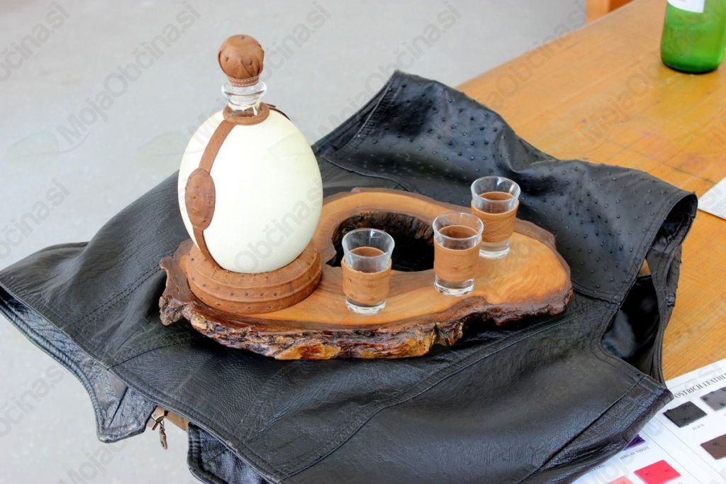 Nojevo jajce kot unikatna steklenica za žganje